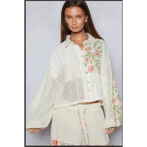 Summer Clearout 🩷🩷 Floral Patchwork & lace Top - Picture 1 of 4